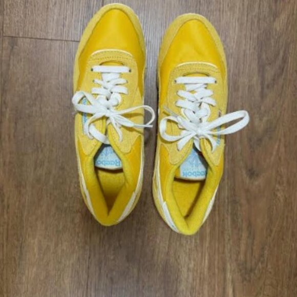 Reebok Women's Classic Nylon Fashion Sneaker in Yellow and Chalk - Picture 4 of 9